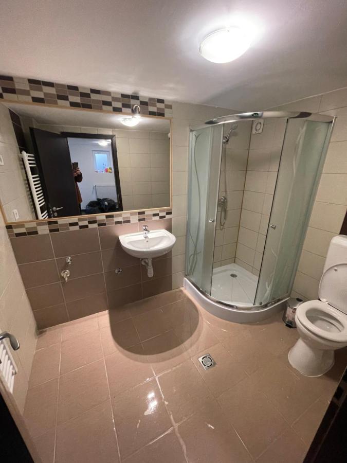 Malibu Apartman Miskolc Exterior foto