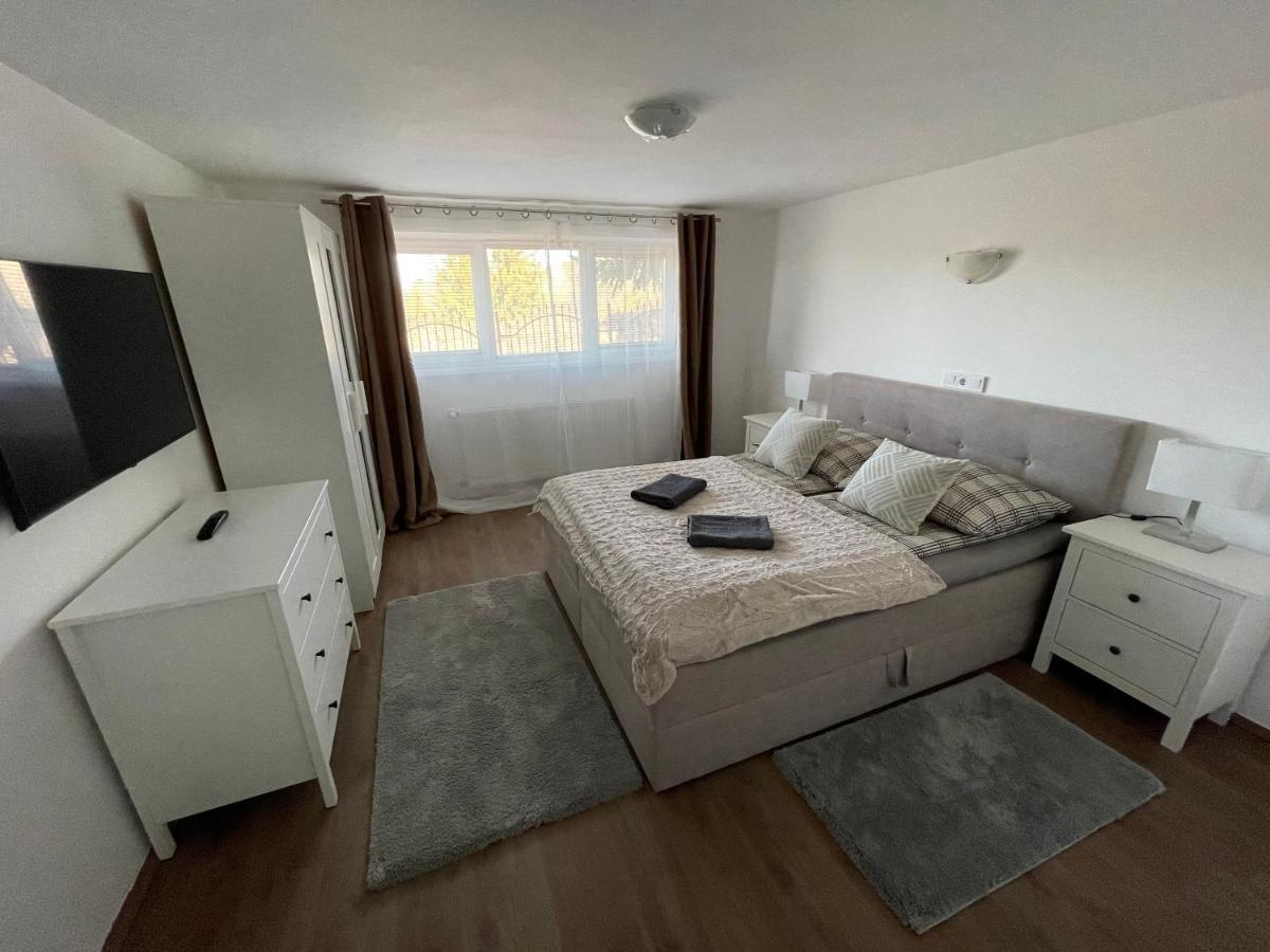 Malibu Apartman Miskolc Exterior foto